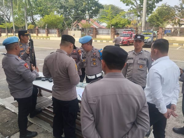 Cegah Penyalahgunaan, Wakapolresta Pontianak Periksa Senpi Personel
