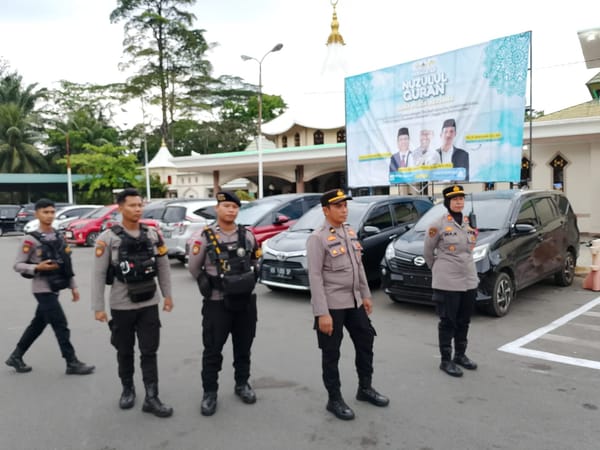 Pastikan Kegiatan Aman, Kapolsek Pontianak Selatan Monitoring Tausiah di Masjid Muhtadin Untan