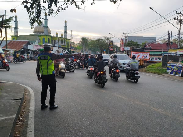 Polisi Lakukan Pengaturan Lalin Sore Hari di Sekitar Pasar Juadah