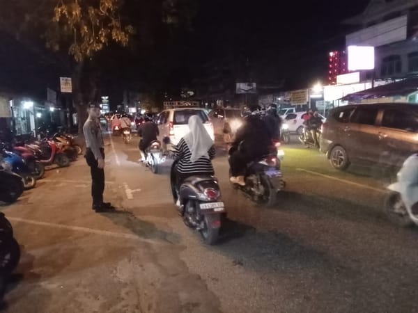 Polsek Pontianak Utara Lakukan Pengamanan Tarawih dan Subuh di Siantan