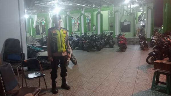 Jaga Kekhusyukan Ibadah, Polsek Pontianak Kota Amankan Salat Tarawih