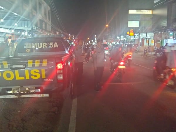 Arus Lalu Lintas di Pasar Seruni Dipantau Personel Polsek Pontianak Timur