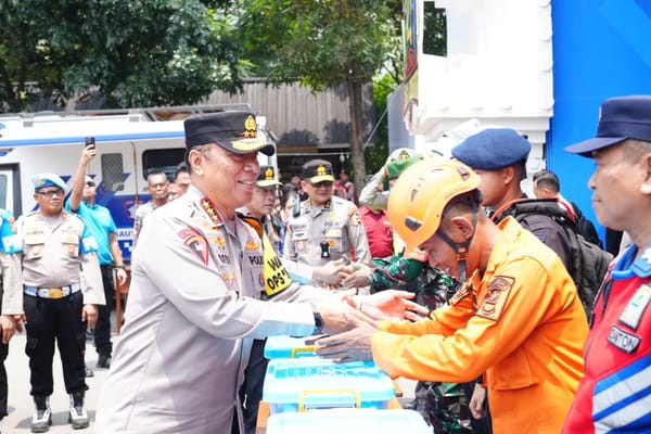Wakapolri Tinjau Arus Mudik Lewat Pemantauan Udara, Ribuan Pos Operasi Ketupat 2026 Disiagakan untuk Pemudik