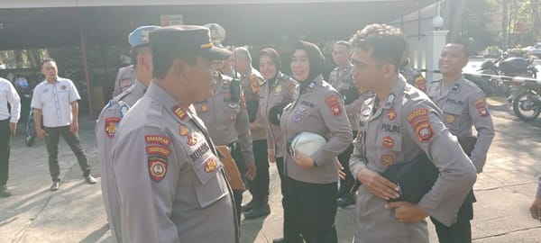 Pemeriksaan Sikap Tampang Personel Dilakukan Waka Polsek dan Kanit Propam