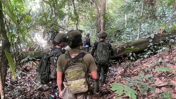 TNI–Polri Lumpuhkan Anggota KKB Kelompok Aibon Kogoya di Bukit Signal Nabire Saat Operasi Penindakan