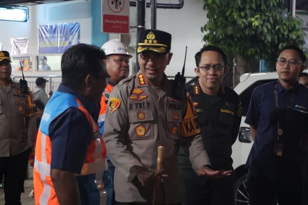 Kapolresta Pontianak Bersama Forkopimda Tinjau Arus Mudik di Pelabuhan Dwikora
