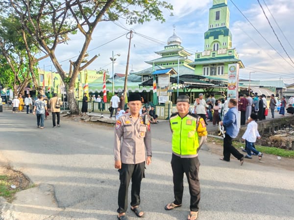 Berikan Rasa Aman, Polsek Pontianak Barat Laksanakan Pengamanan Shalat Idul Fitri 1447 H