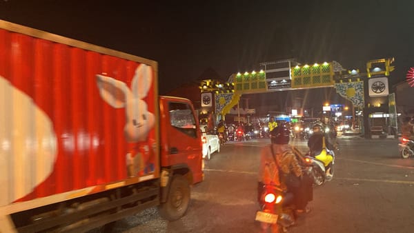 Antisipasi Lonjakan Kendaraan Saat Lebaran, Personel Pos Pam Tanjung Raya Lakukan Pengaturan Lalu Lintas