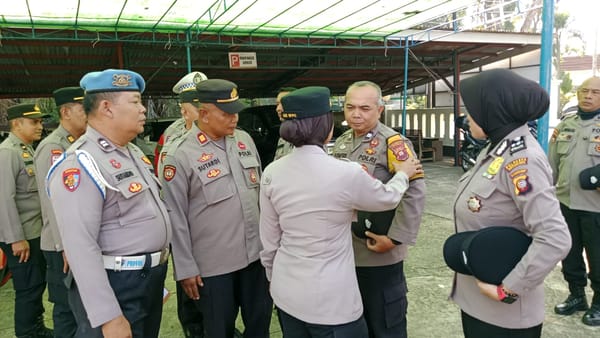 Pastikan Profesionalitas Anggota, Kapolsek Pontianak Selatan Lakukan Pemeriksaan Sikap Tampang