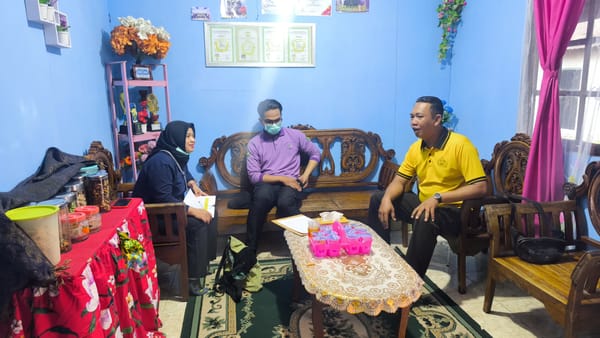 Wujud Kepedulian Lingkungan, Bhabinkamtibmas Dalam Bugis Ajak Warga Tabur Abate