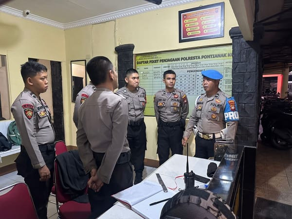 Pastikan Disiplin Personel, Sie Propam Polresta Pontianak Cek Piket Mako Secara Berkala
