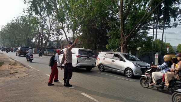 Libur Telah Usai, Polsek Pontianak Barat Laksanakan Strong Point Pagi, Antisipasi Kemacetan dan Laka Lantas Pasca Libur Lebaran