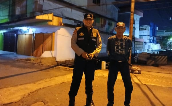 Jaga Keamanan Malam Hari, Polisi Patroli di Pasar Tengah dan Beri Imbauan Kamtibmas