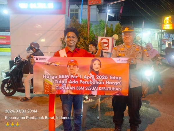 Polsek Pontianak Barat Laksanakan Pengamanan SPBU dan Himbauan Antisipasi Panic Buying di SPBU Wilkum Pontianak Barat