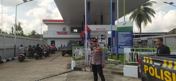 Polsek Pontianak Timur Laksanakan Patroli Sambang ke SPBU, Antisipasi Isu Kenaikan Harga BBM