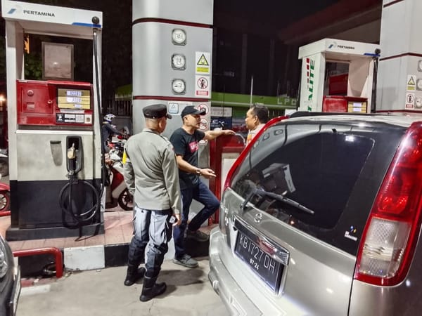 Antisipasi Dampak Wacana Kenaikan BBM, Polsek Pontianak Selatan Intensifkan Patroli SPBU