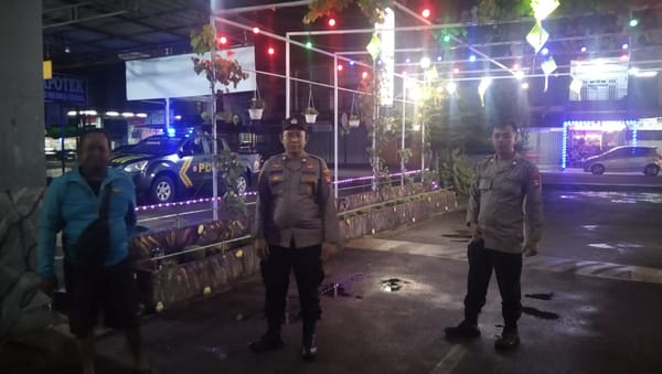 Patroli Enggang Polsek Pontianak Timur Gencarkan Patroli Malam dan Sampaikan Pesan Kamtibmas