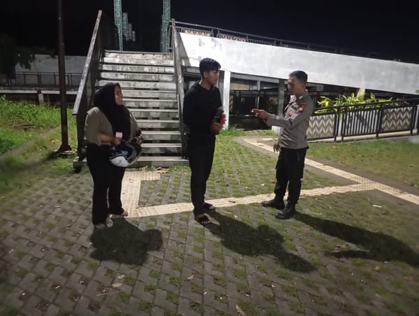 Patroli Enggang Polsek Pontianak Utara Himbau Remaja Tak Nongkrong Hingga Larut Malam
