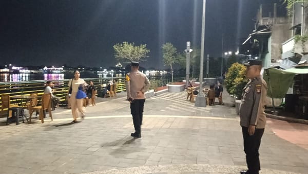 Patroli Enggang Polsek Pontianak Kota Sasar Jalan Sultan Muhammad dan Kawasan Waterfront, Jaga Kamtibmas Tetap Kondusif