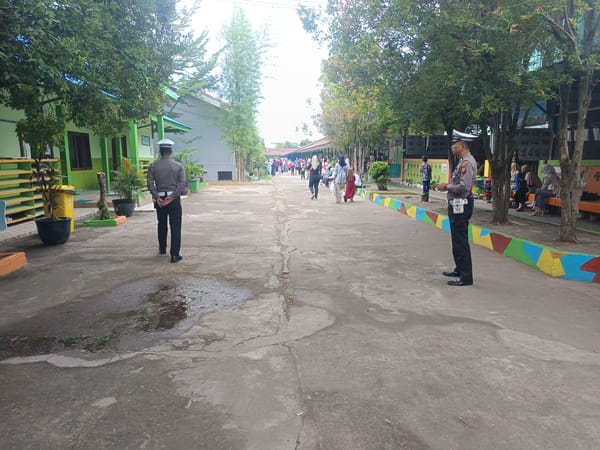 Tiga Personel Lantas Polsek Pontianak Kota Laksanakan Pengamanan Kegiatan Lomba Kreativitas Anak Raudhatul Athfal