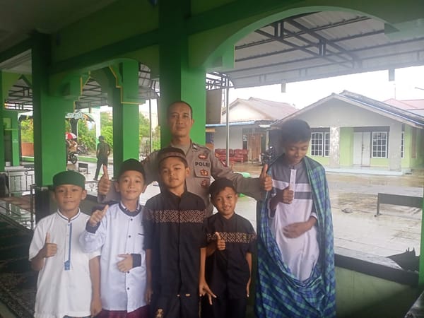Safari Jum,at,  Personel Polsek Pontianak Utara Himbau Masyarakat Tetap Jaga Toleransi