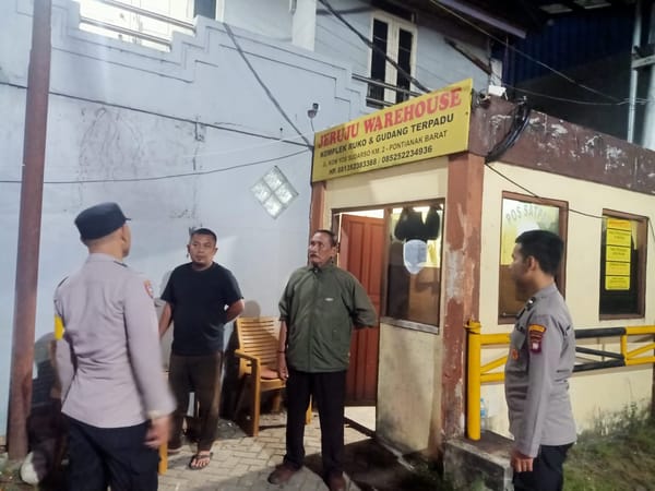 Polsek Pontianak Barat Gencarkan Patroli Malam Minggu, Sampaikan Pesan Kamtibmas ke Warga