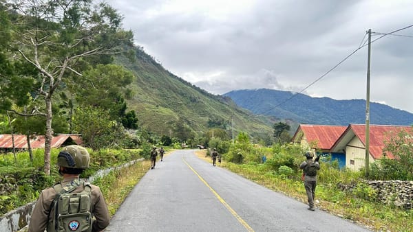 Satgas Damai Cartenz Gelar Patroli Humanis di Puncak Jaya, Perkuat Kepercayaan Warga Hingga Pelosok Kampung