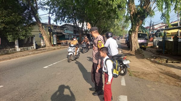 Polsek Pontianak Barat Intensifkan Strong Point Pagi, Cegah Kemacetan dan Laka Lantas