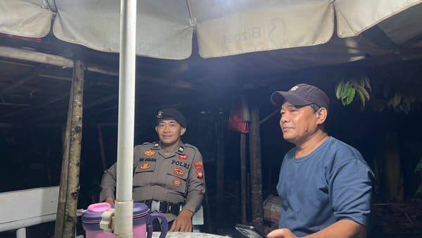 Patroli Malam Enggang Polsek Pontianak Kota Sapa Warga, Sampaikan Pesan Kamtibmas