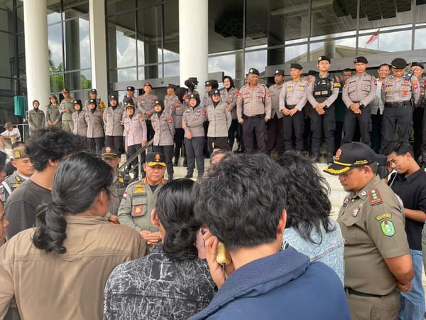 Polresta Pontianak Amankan Aksi Unjuk Rasa SOLMADAPAR di Kantor Gubernur Kalbar