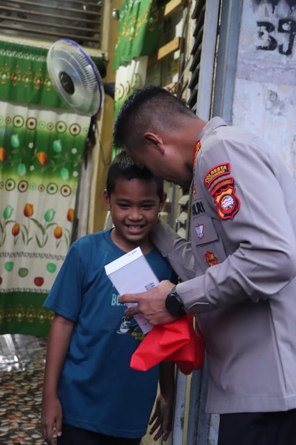 Kapolresta Pontianak Berikan Bantuan dan Dukungan Moral kepada Anak Korban Jambret