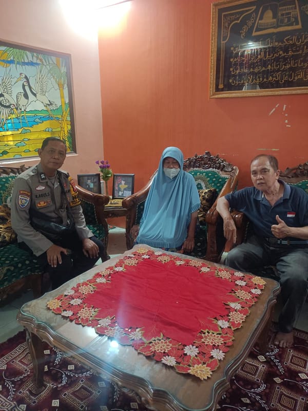 Wujud Kepedulian, Polsek Pontianak Selatan Lepas Calon Jemaah Haji dengan Sentuhan Humanis dan Doa