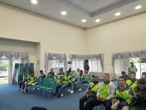 Sat Lantas Polresta Pontianak Hadiri Sosialisasi Peraturan Wali Kota dan Penguatan Sinergi Mitra Gojek