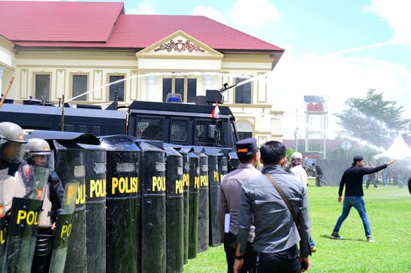 Perkuat Kesiapsiagaan, Polda Jambi Laksanakan Apel dan Simulasi Sispamkota