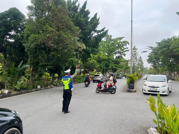 Upaya Cegah Macet, Polisi Lakukan Pengaturan Lalin di Wilayah Pontianak Selatan