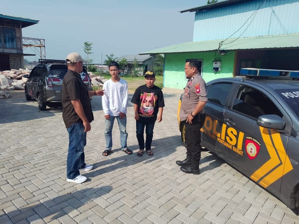Lewat Patroli Dialogis, Polisi di Pontianak Barat Sampaikan Imbauan Keamanan kepada Masyarakat
