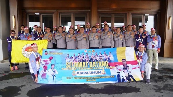 As SDM Kapolri Sambut Kepulangan Tim Taekwondo Polri Juara Umum WATA Championship di Bandara Soetta