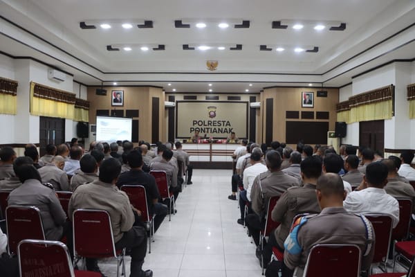 Kapolresta Pontianak Beri Arahan Strategis dan Evaluasi Kinerja Perwira