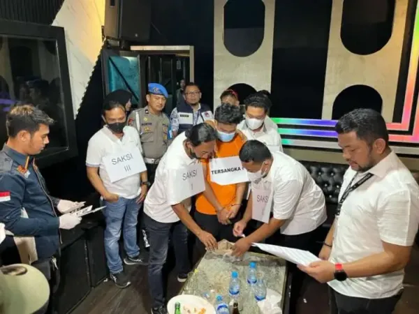 Operasi Gabungan Polisi dan Bea Cukai Gegerkan Phantom KTV, 7 Botol Miras Dipastikan Palsu