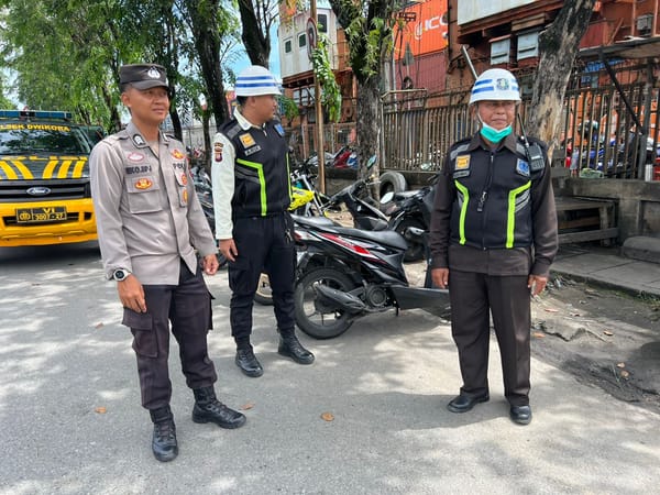 Polsek Pelabuhan Dwikora Laksanakan Pengamanan dan Sambang Dialogis pada Hari Buruh Nasional