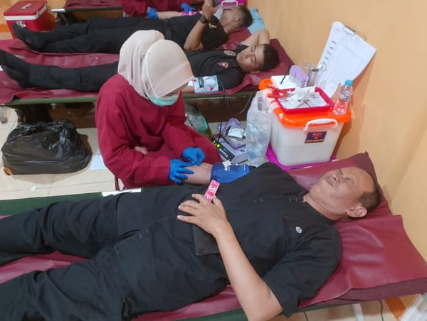 HUT ke-27 Harian Berkat, Polresta Pontianak Turut Gelar Donor Darah