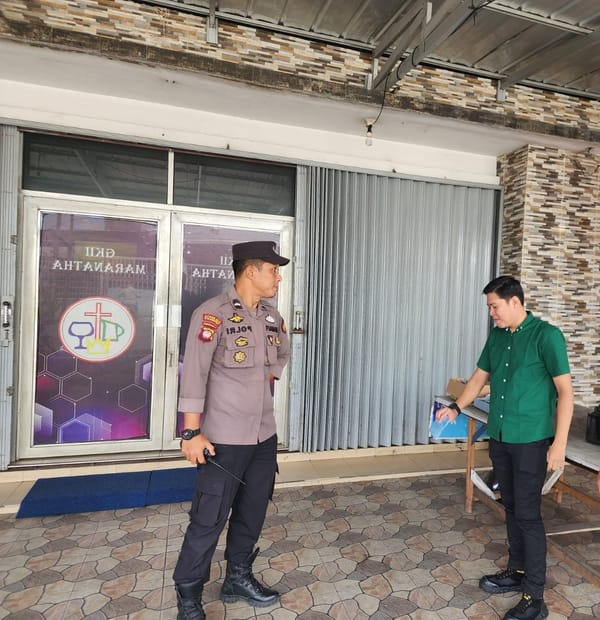 Polsek Pontianak Barat Tingkatkan Patroli di Gereja Saat Ibadah Minggu Demi Jaga Kamtibmas