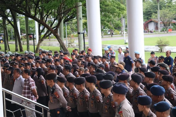 Kapolresta Pontianak Pimpin Apel Pengamanan Aksi BEM Untan dan Serikat Buruh