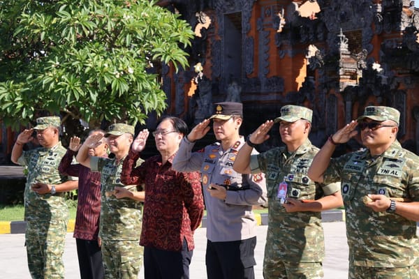 Kapolda Bali Kawal Keberangkatan Menteri Pertahanan RI dan Jepang