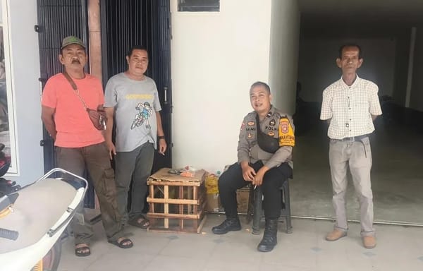 Bhabinkamtibmas Polsek Pontianak Kota Bangun Kedekatan dengan Warga Lewat Patroli Humanis