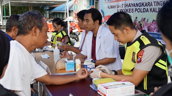 Wujudkan Masyarakat Sehat, Rumkit Bhayangkara Hadir Berikan Pelayanan Kesehatan di Car Free Day