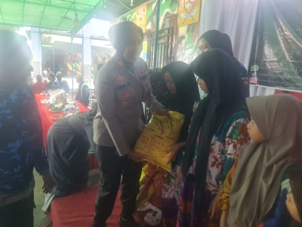 Humanis dan Penuh Kebersamaan, Kapolsek Pontianak Selatan Hadiri HUT Damkar Kapuas Bhakti Barito dan Mitra Bhakti