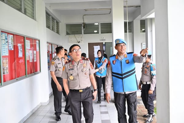 Wakapolda Jambi Tinjau Langsung Tes CAT Taruna dan Taruni Akpol di Kampus Unama