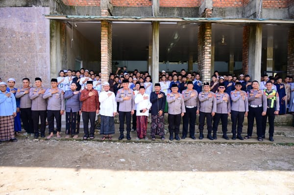 Kapolda Jambi Sambangi Ponpes Darul Arifin, Ajak Santri Bijak Gunakan Teknologi dan Junjung Kedisiplinan