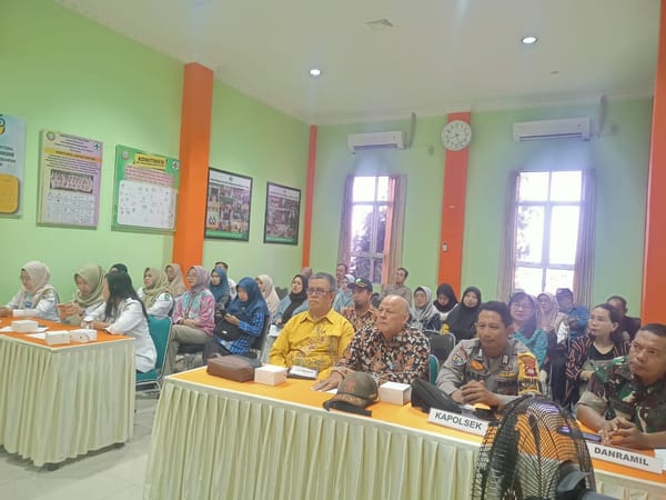 Bhabinkamtibmas Kota Baru Hadiri Forum Lintas Sektor untuk Perkuat Pelayanan Kesehatan Masyarakat